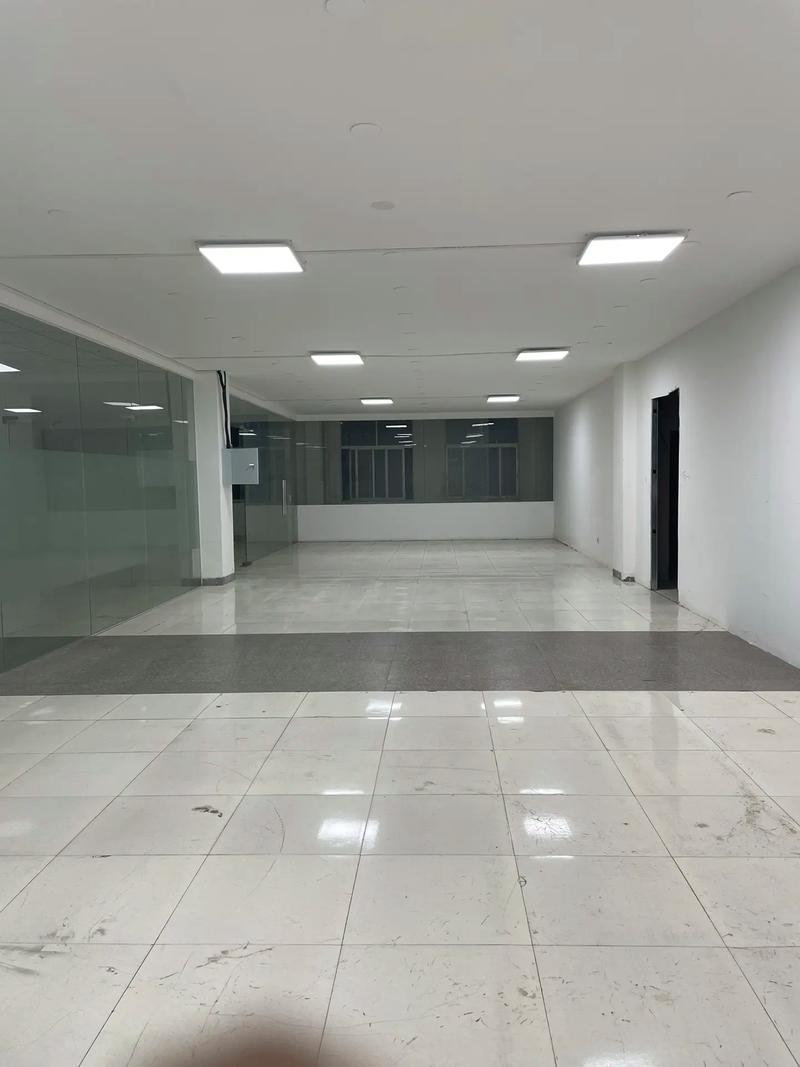 本工厂生产蓝牙音响,电子钟,电子产品现招焊接,普工数名,维修